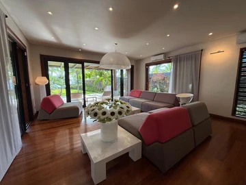 6 Bedroom House
