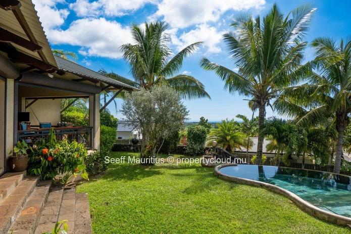 The Ultimate Getaway: A Panoramic View of the Infinite at Belle Vue 