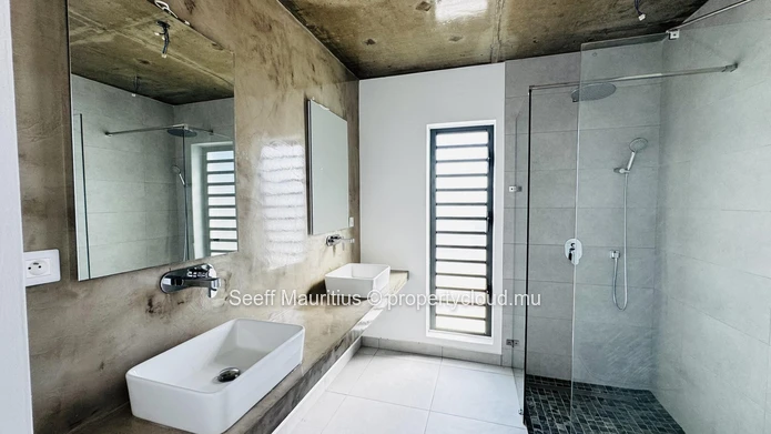 Tropical Gated Sanctuary Awaits - La Salette Grand Baie