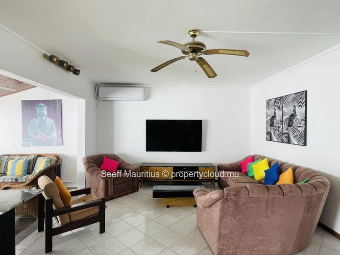 Freshly Renovated Duplex - LES BOUGAINVILLEES