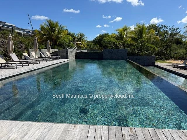 A stunning ground-floor flat – elegance, tranquillity and the coastal lifestyle 