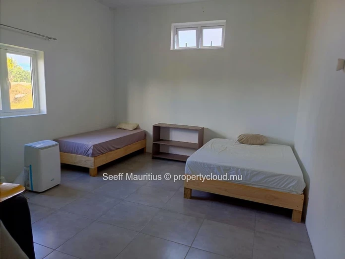 Serene Modern Living Near Balaclava