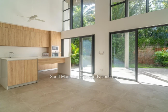 Refined Ground-Floor Living at Marine Residence