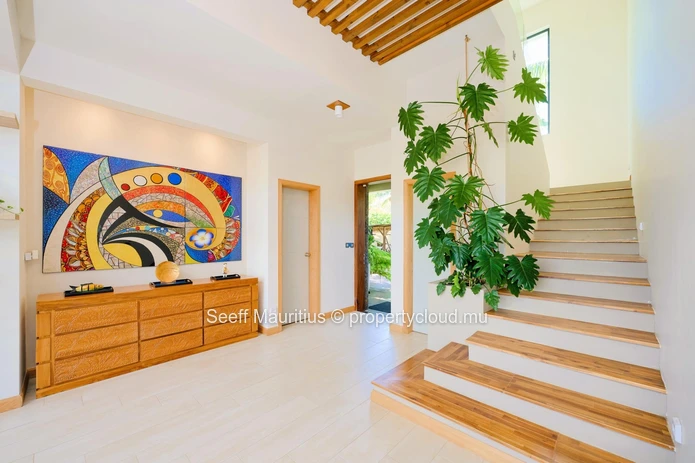 Contemporary Elegance villa on the Golf Course