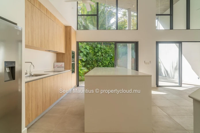 Refined Ground-Floor Living at Marine Residence