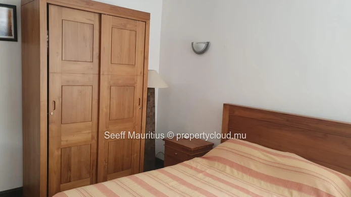 Coastal Living: Apartment with Amenities Proximity