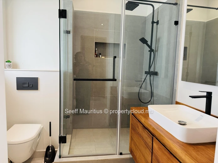 Appartement Somptueux de 3 Chambres avec Vue Mer Panoramique