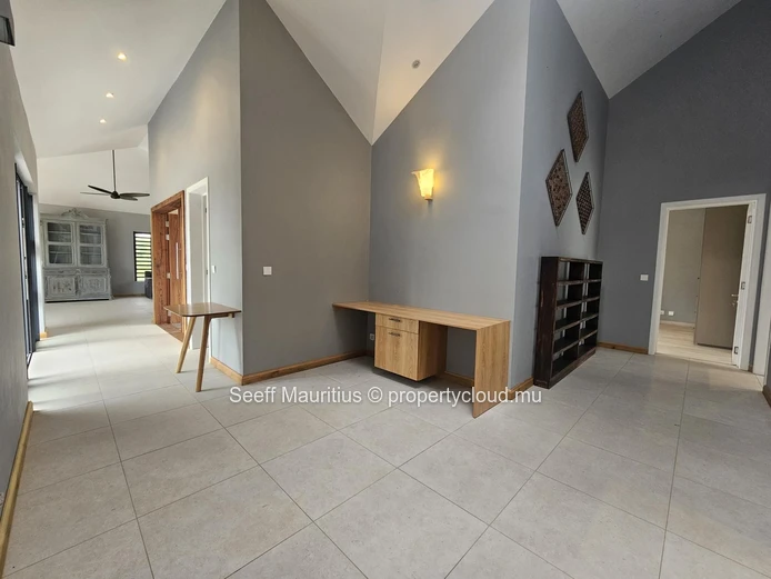 Elegant Family Villa with Private Pool, Ensuites & Ample Storage