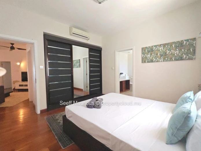 Luxury Seaview  3-Bed En-Suite Apartment with Private Pool. 