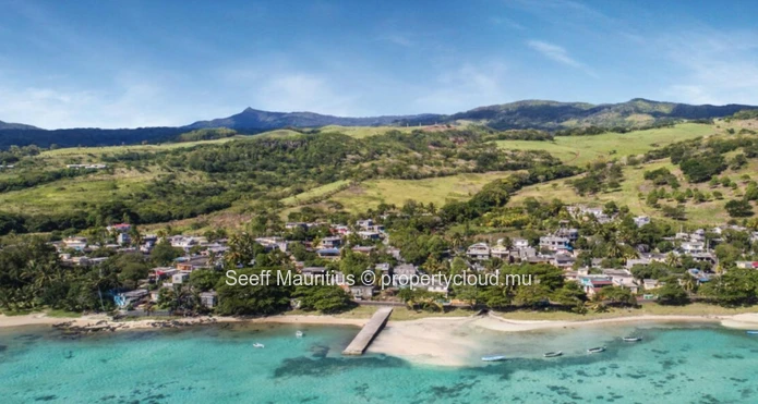 Tropical Luxury Living: Villas with Breathtaking Views in Paradise