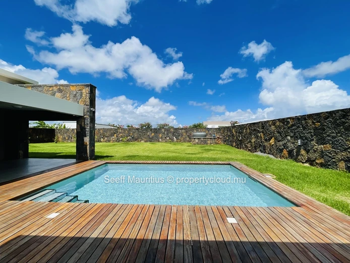 Serenity Haven: A Contemporary Retreat in the Heart of Gated Elegance