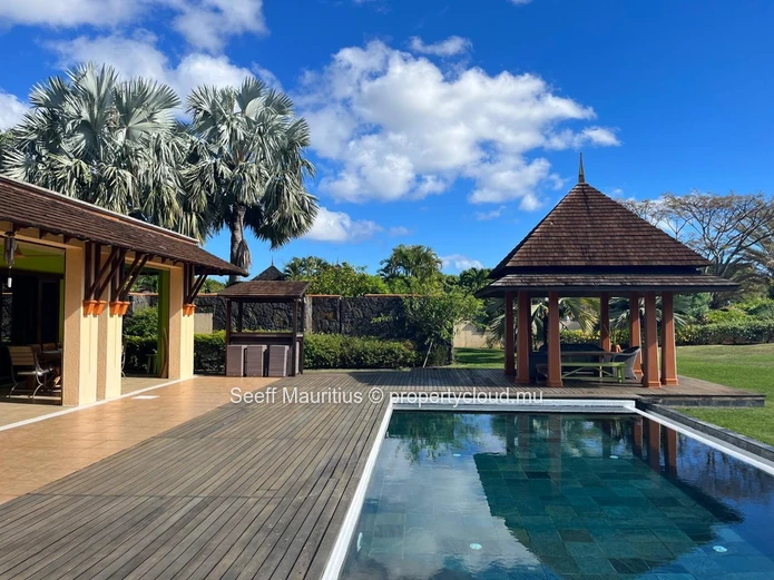  Villa for Sale on the Golf