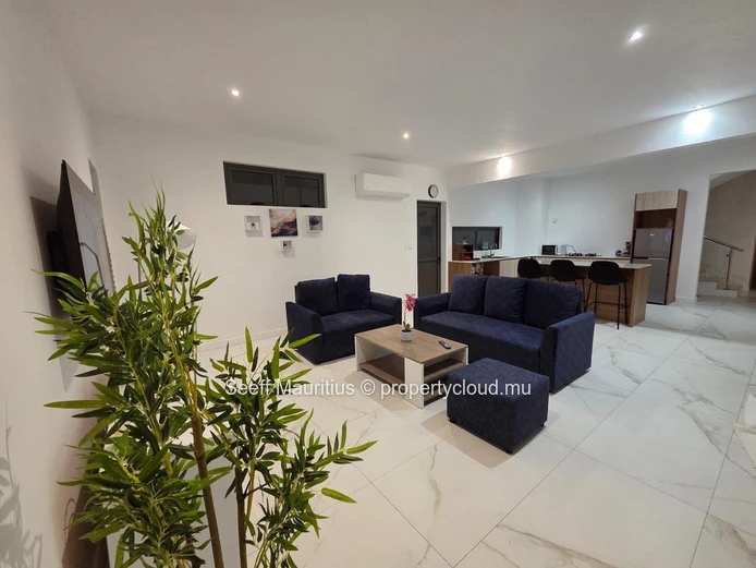 Modern 3-Bedroom Tropical Villa with Private Pool – Pereybere
