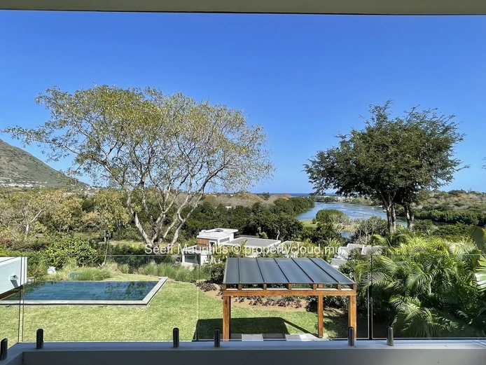 Exquisite Villa with Scenic Surroundings