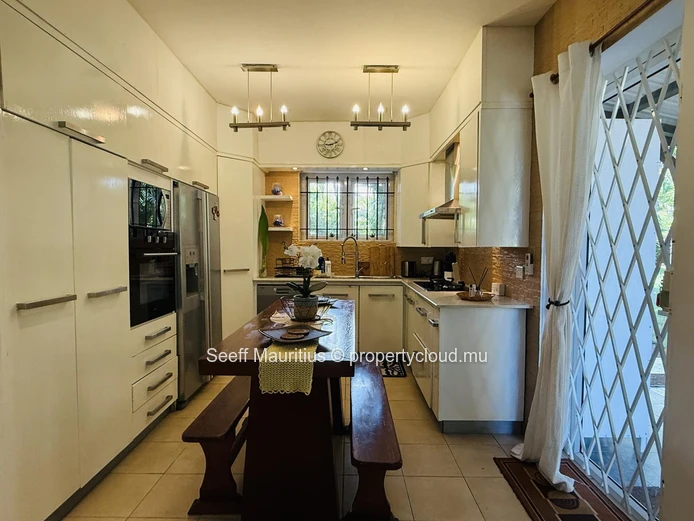Coastal Elegance at Domaine du Levant Roches Noires