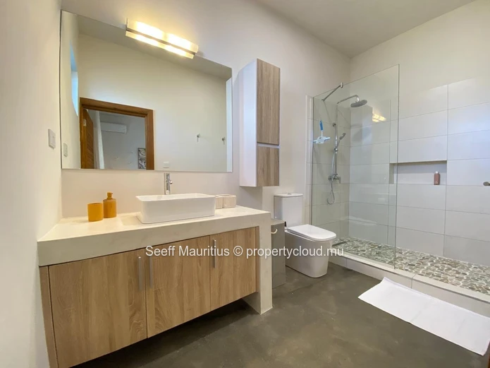  Contemporary 4-bedroom villa with pool and private garden