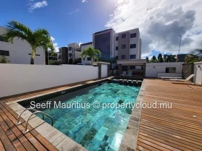 Luxury flat with private garden and swimming pool - Residential area