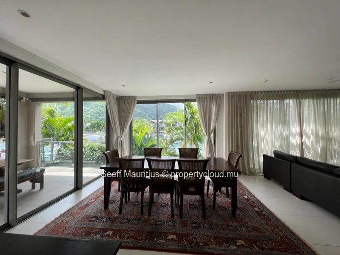 Spacious 5-Bedroom Villa with Rooftop Pool