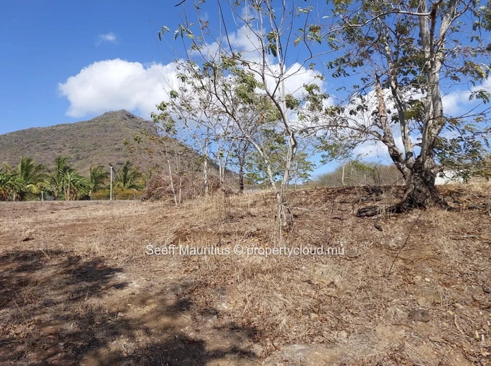 Prime 50-Perch Plot in Exclusive Gated Estate