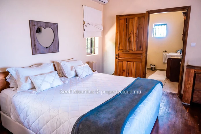 The Ultimate Getaway: A Panoramic View of the Infinite at Belle Vue 