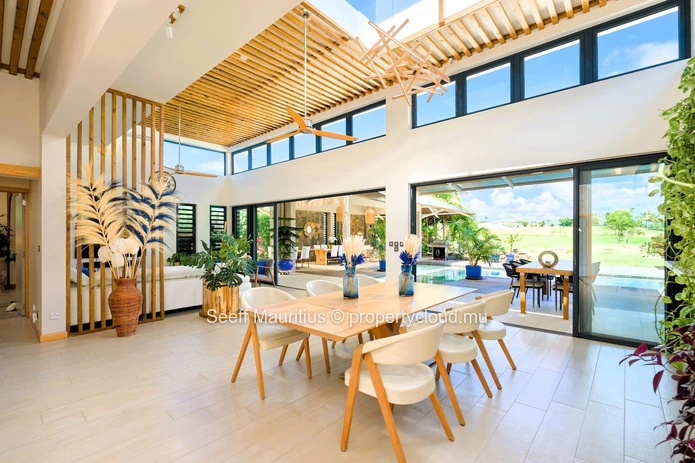 Contemporary Elegance villa on the Golf Course