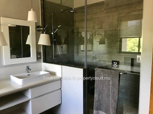 Luxury 5-Bedroom Penthouse for Sale – Foreign Acquisition Allowed
