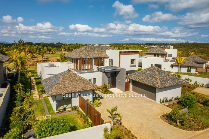 Serene Tropical Golf Sanctuary