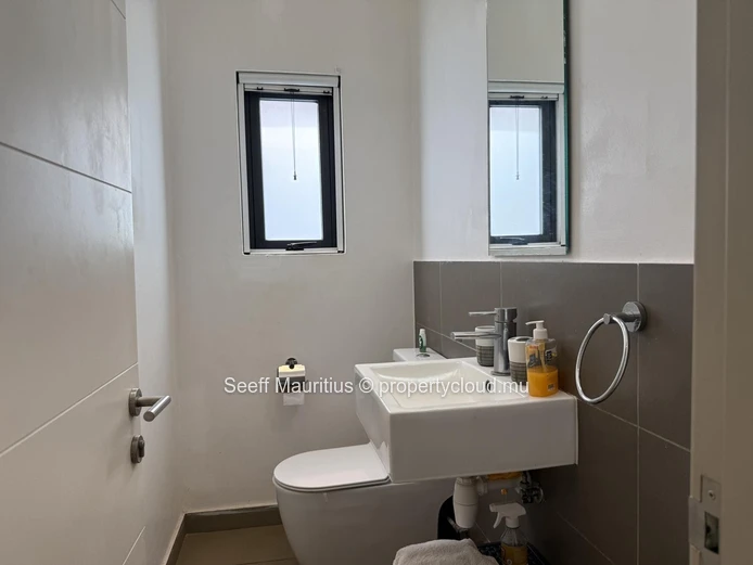 Tropical Elegance & Modern Comfort: Your 4-Bedroom Sanctuary at Azuri