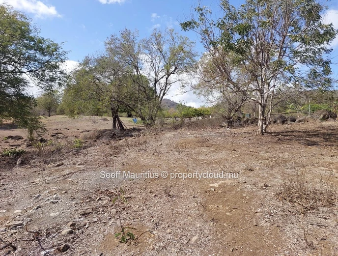 Prime 50-Perch Plot in Exclusive Gated Estate