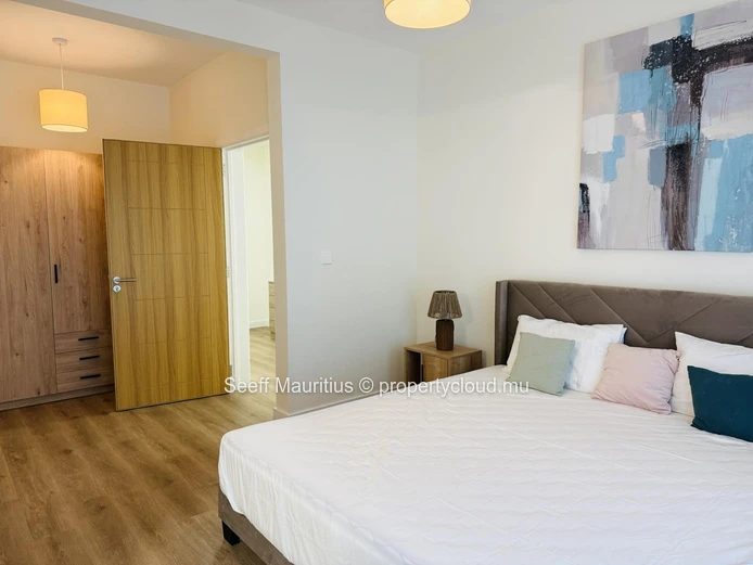 River Park Trianon - Modern Living: 3-Bedroom Garden Apartment