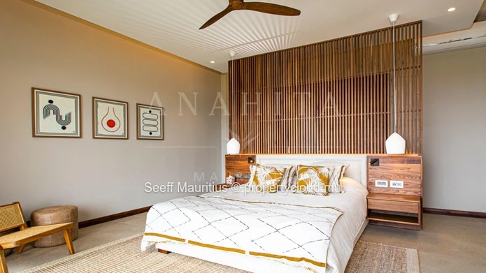 A Refined Coastal Haven Overlooking the Lagoon and Île aux Cerfs