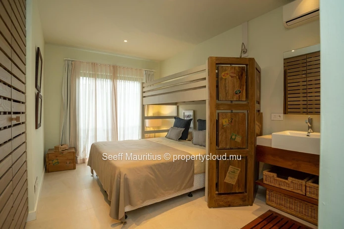 Duplex au bord des vagues
