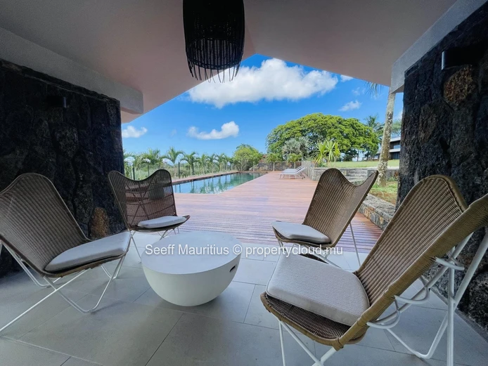 Spacious & Elegant Apartment with Stunning Mountain Views 