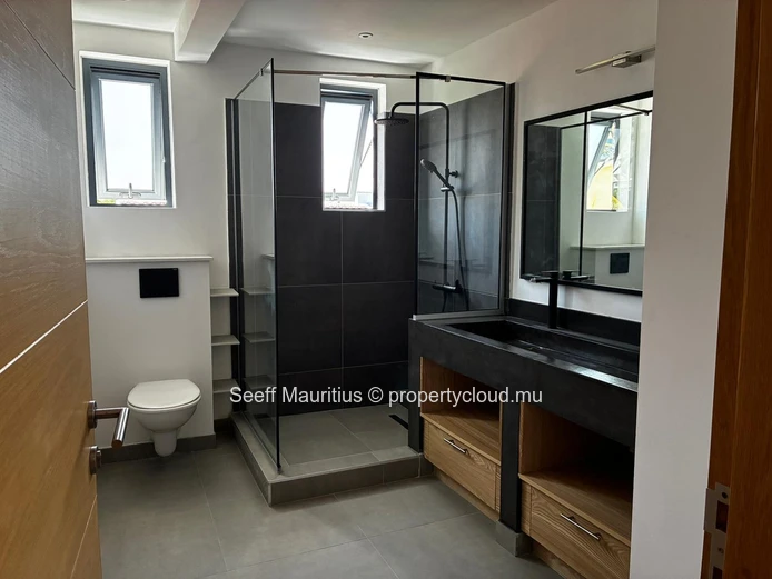 New flat – Top floor, a few steps from the beach.