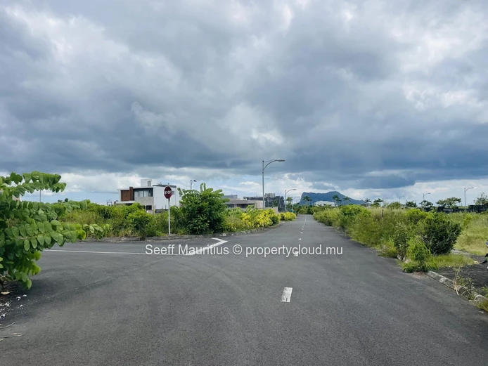 Bois D'Ebene Aurea - Ready to build plot 