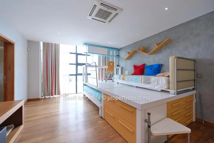 Modern Elegance Meets Comfort in a Designer Penthouse 