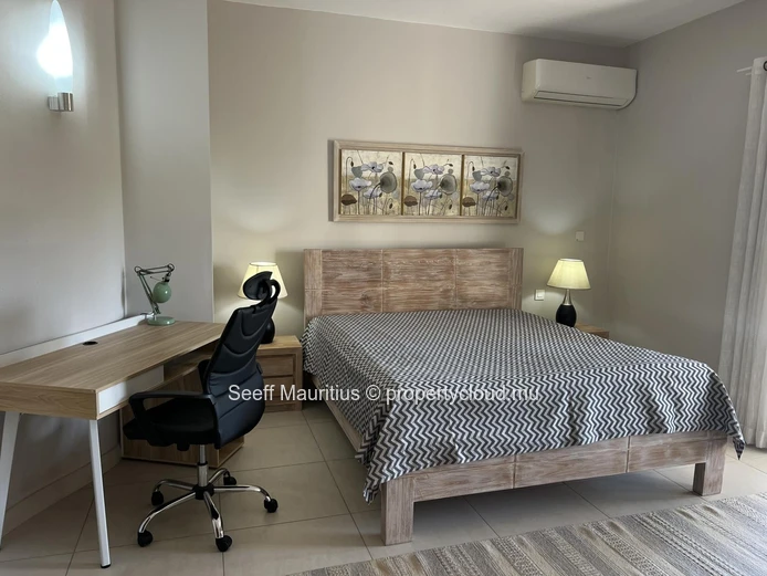Inviting First-Floor Apartment in a Secure and Central Setting