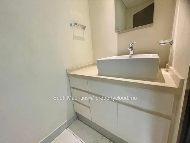 Contemporary Duplex apartment in a Great Location