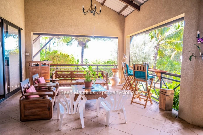 The Ultimate Getaway: A Panoramic View of the Infinite at Belle Vue
