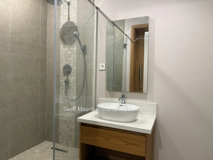 Luxurious Modern Living 4-bed at Domaine de Belle Vue - O Petit Parc
