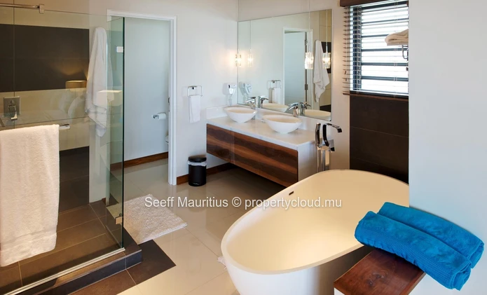 Beachfront Apartment with Unparalleled Views 