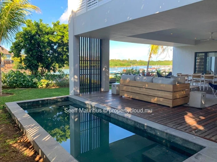 Stunning apartment in a private and secure residential area