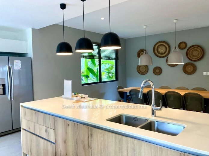Serene Tropical Luxury Living