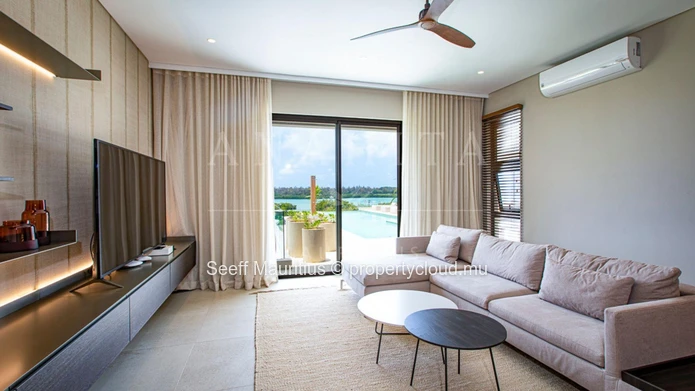 A Refined Coastal Haven Overlooking the Lagoon and Île aux Cerfs
