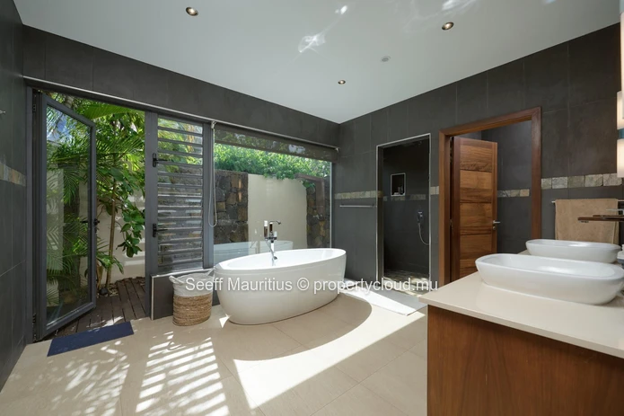 Luxurious Villa Retreat 