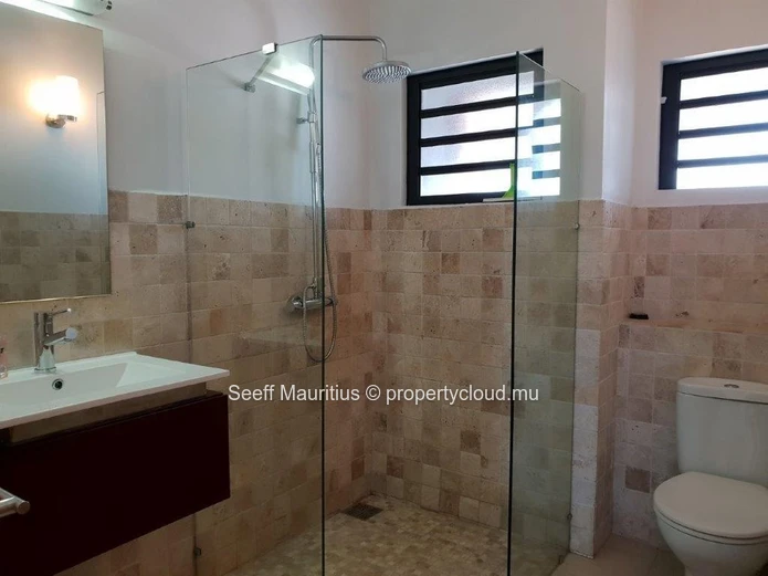 Beachfront 5-Bedroom Sea-View Villa in Tamarin