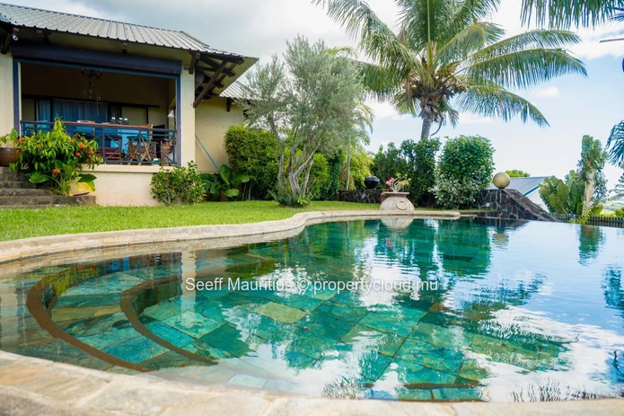 The Ultimate Getaway: A Panoramic View of the Infinite at Belle Vue 