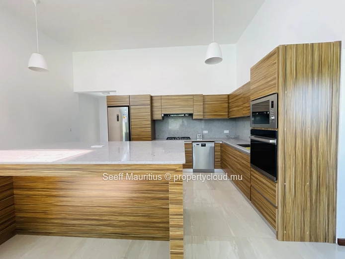 Serenity Haven: A Contemporary Retreat in the Heart of Gated Elegance