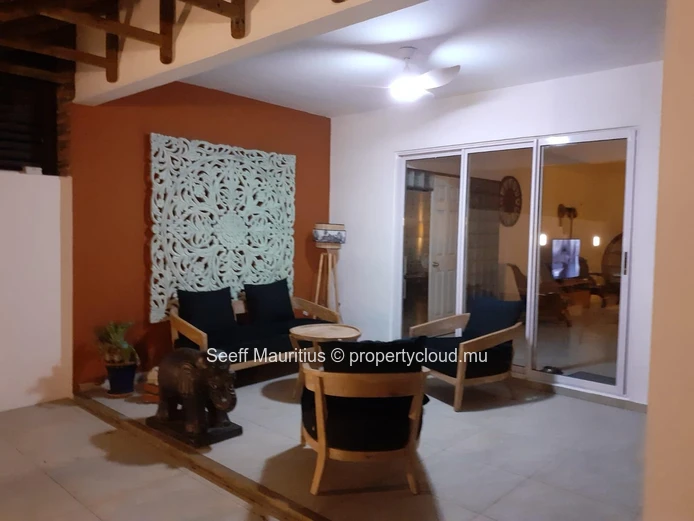 Fully Renovated Tropical Dream Duplex