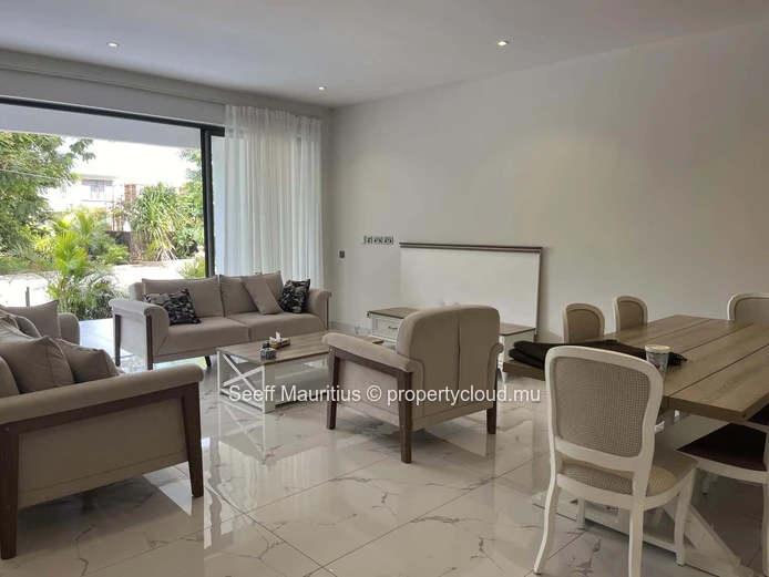 3 bedroom, 3 bathroom - Spacious and Luxurious Ground Floor Apartment